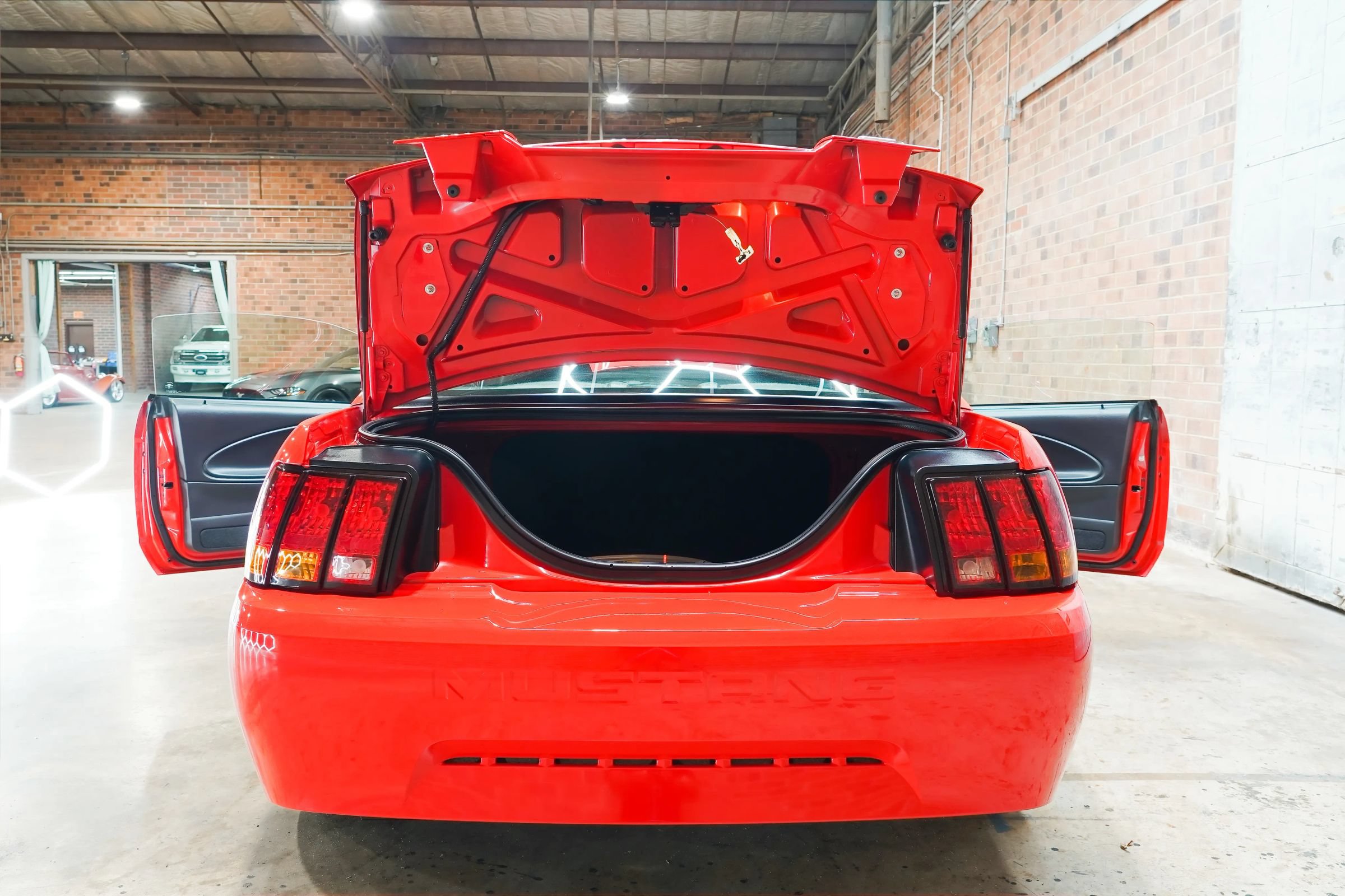 Used 2000 Ford Mustang Cobra RWD image 36