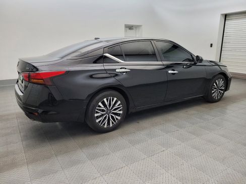 Used 2023 Nissan Altima 2.5 SV w/ SV Premium Package FWD image 10