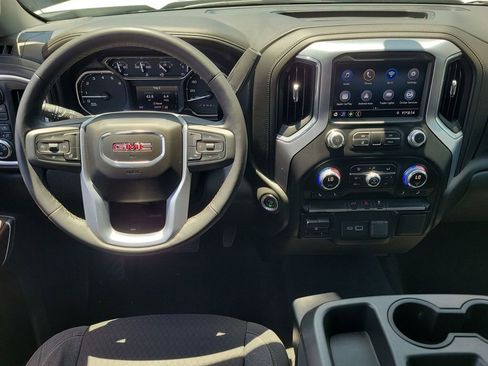 Used 2022 GMC Sierra 2500 SLE w/ SLE Value Package; AWD/4WD image 11