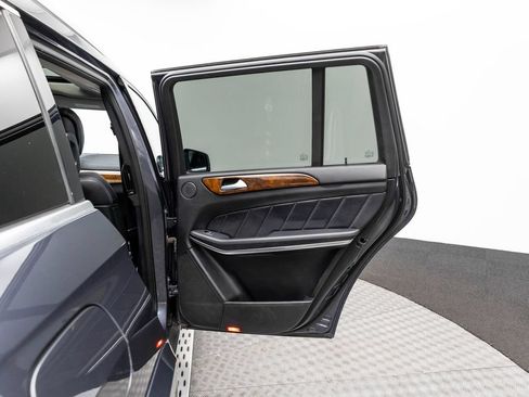 Used 2014 Mercedes-Benz GL 550 4MATIC image 12