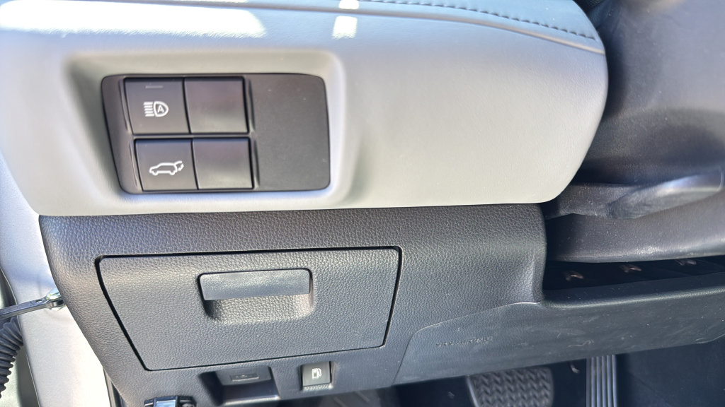 Used 2022 Toyota Highlander XLE FWD image 21