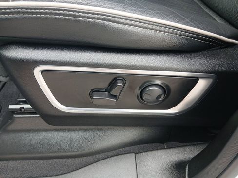 Used 2025 RAM 1500 Laramie w/ Sport Appearance Package AWD/4WD image 34