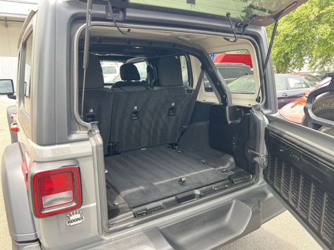 Used 2019 Jeep Wrangler Unlimited Sport S AWD/4WD image 26