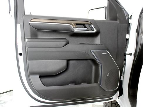 Used 2024 Chevrolet Silverado 1500 RST w/ Convenience Package II RWD image 8