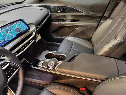 New 2026 Cadillac Lyriq Sport AWD/4WD image 37