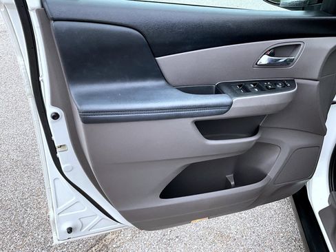 Used 2014 Honda Odyssey EX-L image 10