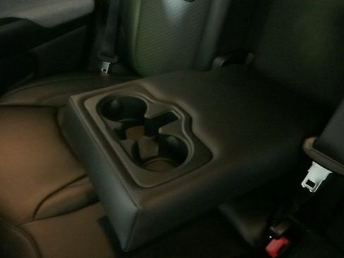 Used 2026 Jeep Compass Latitude image 32