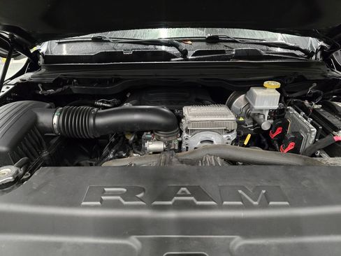 Used 2022 RAM 1500 Laramie AWD/4WD image 16