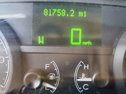 Used 2006 Lincoln Town Car Signature Limited image 20