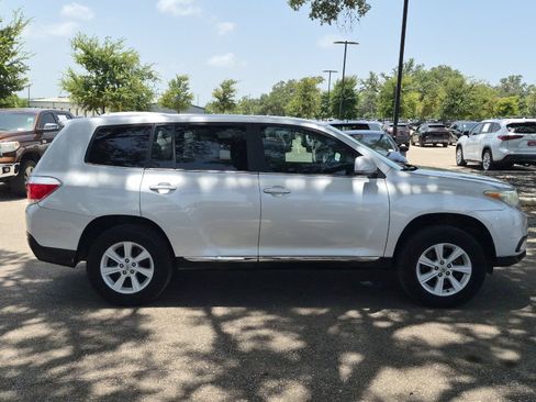 Used 2013 Toyota Highlander FWD image 6