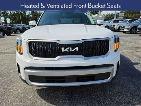 Used 2024 Kia Telluride EX w/ EX Captain's Chair Package FWD image 13