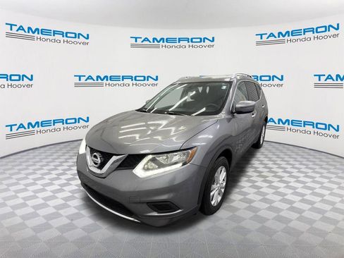 Used 2016 Nissan Rogue SV FWD image 1