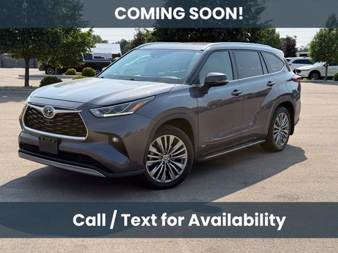 Used 2022 Toyota Highlander Platinum AWD/4WD image 3