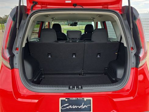 Used 2025 Kia Soul LX w/ LX Technology Package image 12
