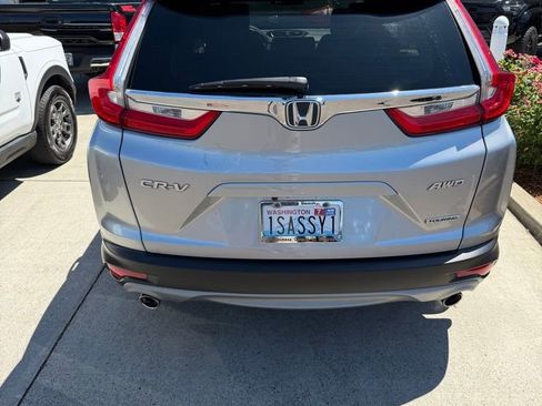 Used 2018 Honda CR-V Touring image 3