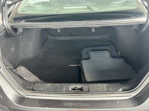 Used 2022 Nissan Sentra SV w/ Trunk Package FWD image 11