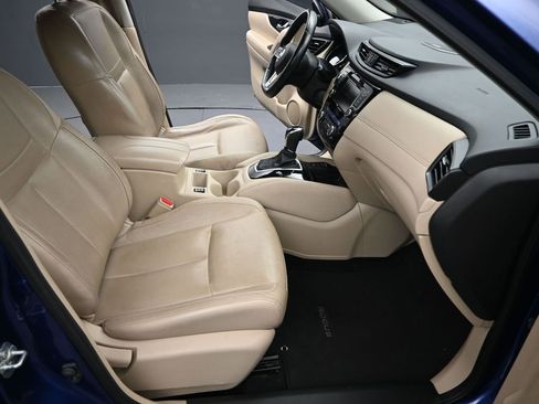 Used 2018 Nissan Rogue SL w/ Premium Package image 23