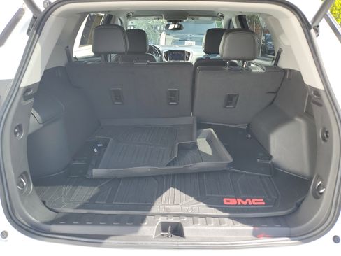 Used 2023 GMC Terrain SLT w/ LPO, Floor Liner Package AWD/4WD image 11