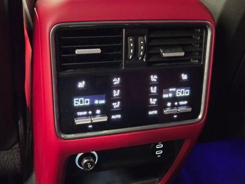 Certified 2023 Porsche Cayenne Turbo image 12