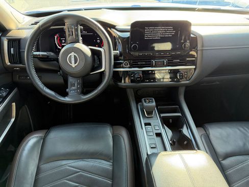 Used 2023 Nissan Pathfinder Platinum image 7