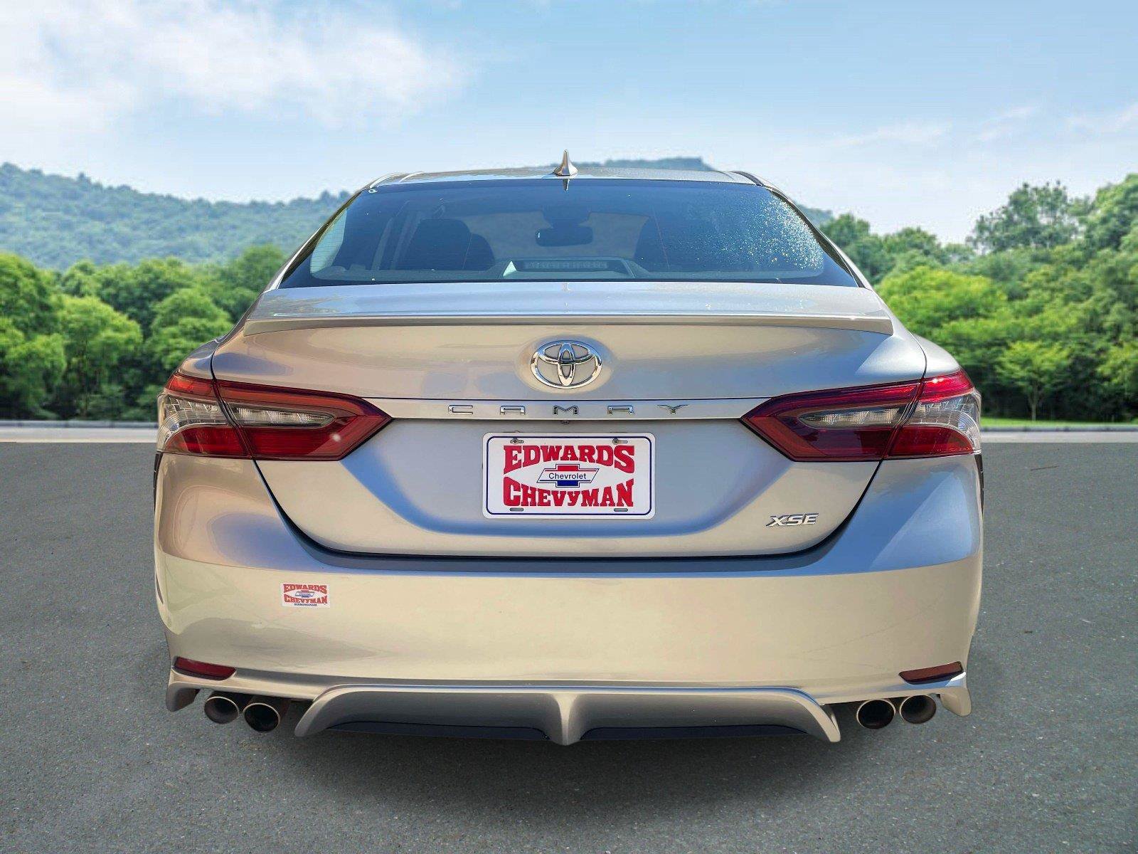 Used 2023 Toyota Camry XSE FWD image 4
