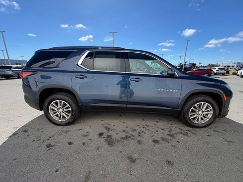 Used 2023 Chevrolet Traverse LT FWD image 7
