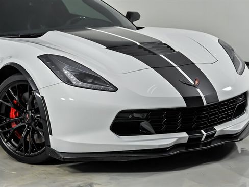 Used 2019 Chevrolet Corvette Z06 RWD image 3
