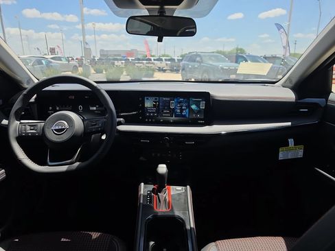 New 2026 Nissan Kicks SR FWD image 11