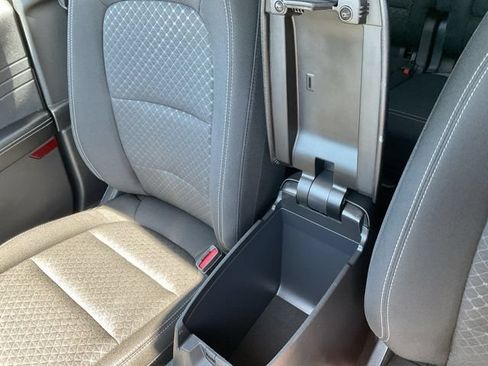 Used 2025 Ford Escape Active AWD/4WD image 34