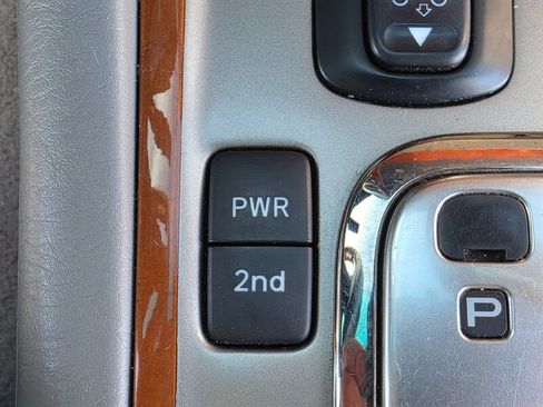 Used 2004 Lexus LX 470 4WD image 48