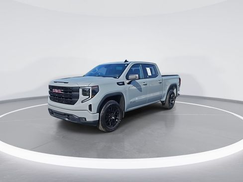 Used 2024 GMC Sierra 1500 Elevation AWD/4WD image 4