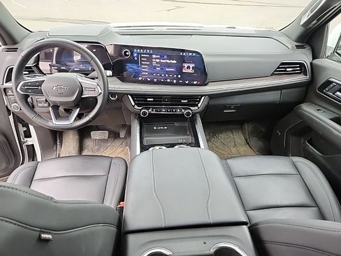 Certified 2025 Chevrolet Suburban Z71 w/ Z71 Off-Road Package AWD/4WD image 48