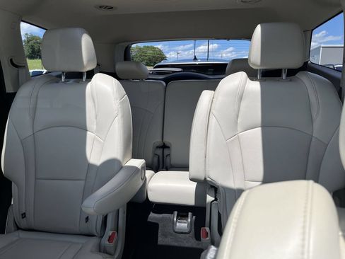 Used 2023 Buick Enclave Essence w/ Experience Buick Package AWD/4WD image 22