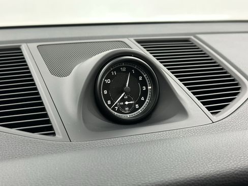 Certified 2024 Porsche Macan image 52