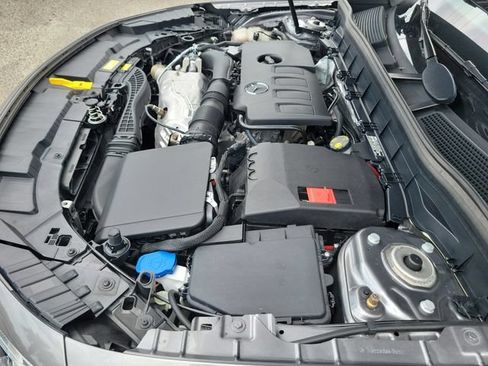 Used 2023 Mercedes-Benz GLB 250 4MATIC w/ Premium Package image 35