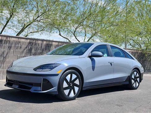 Used 2024 Hyundai Ioniq 6 SE RWD image 5