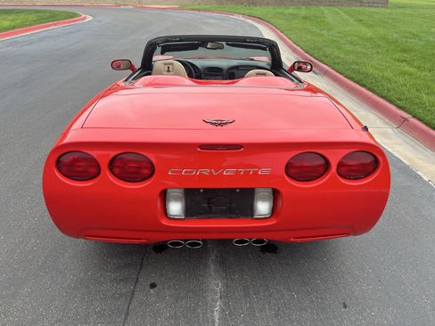 Used 1998 Chevrolet Corvette Convertible w/ Memory Pkg image 18