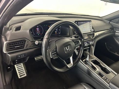 Used 2018 Honda Accord Sport image 14