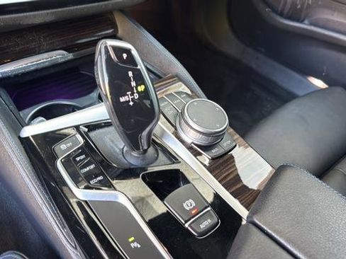 Used 2020 BMW 540i w/ M Sport Package image 21