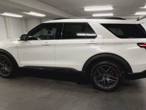 Used 2025 Ford Explorer ST AWD/4WD image 6