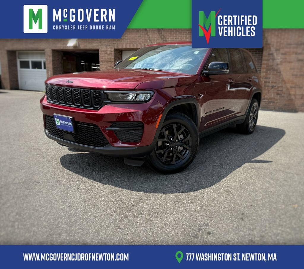 Used 2025 Jeep Grand Cherokee Altitude AWD/4WD image 1
