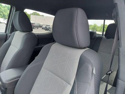 Used 2020 Toyota Tacoma 4x4 Double Cab image 18