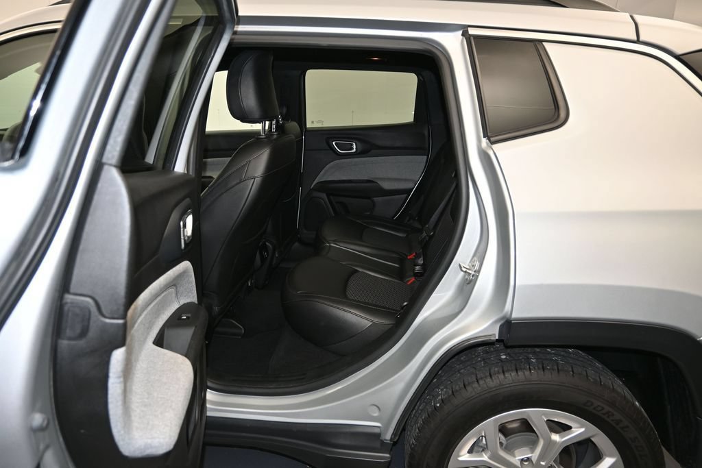 Used 2024 Jeep Compass Latitude AWD/4WD image 21
