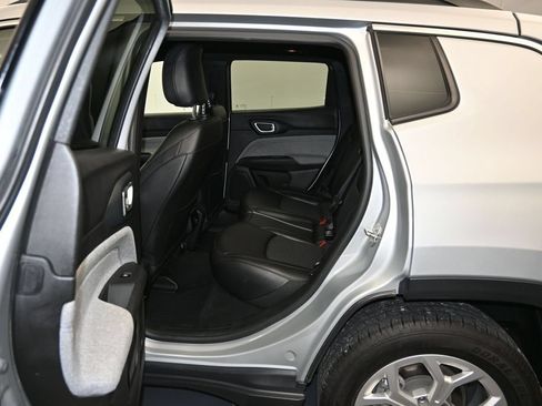 Used 2024 Jeep Compass Latitude AWD/4WD image 21