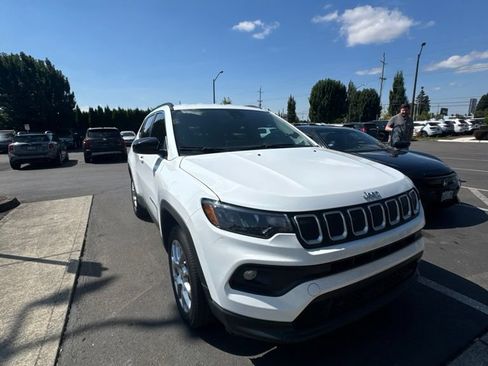 Used 2022 Jeep Compass Latitude AWD/4WD image 1