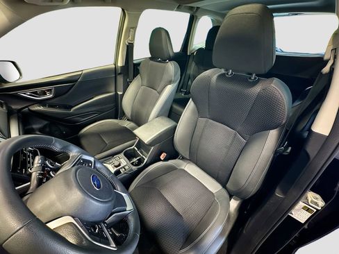 Used 2023 Subaru Forester Premium image 17