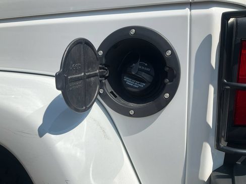 Used 2012 Jeep Wrangler Unlimited Sahara AWD/4WD image 22