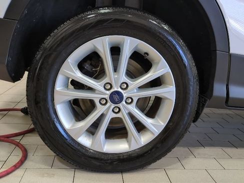 Used 2019 Ford Escape SE AWD/4WD image 25