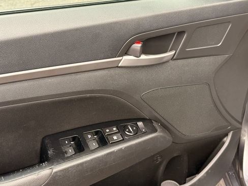 Used 2018 Hyundai Elantra Value Edition FWD image 22
