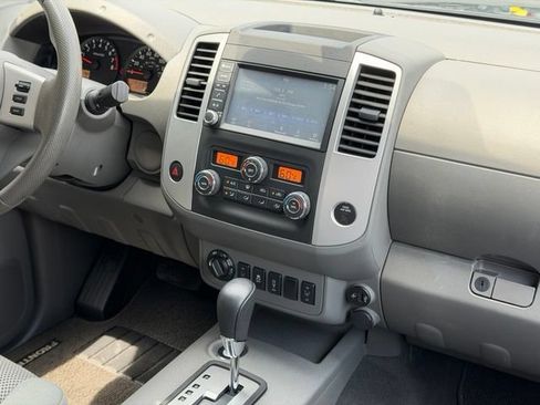 Used 2021 Nissan Frontier SV AWD/4WD image 13